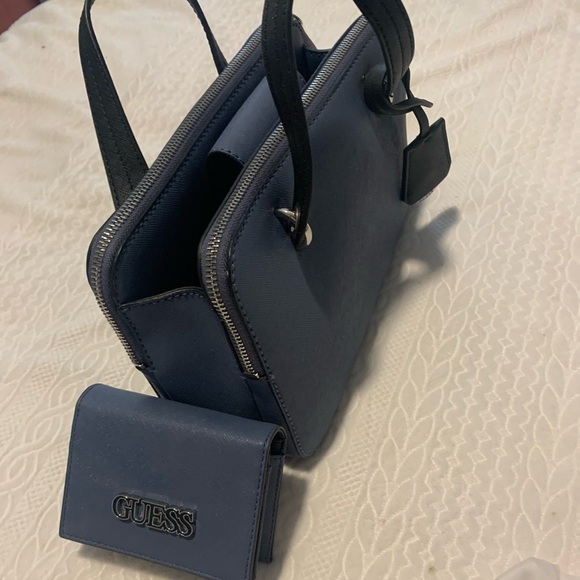 Guess purse and wallet set - Picture 5 of 5